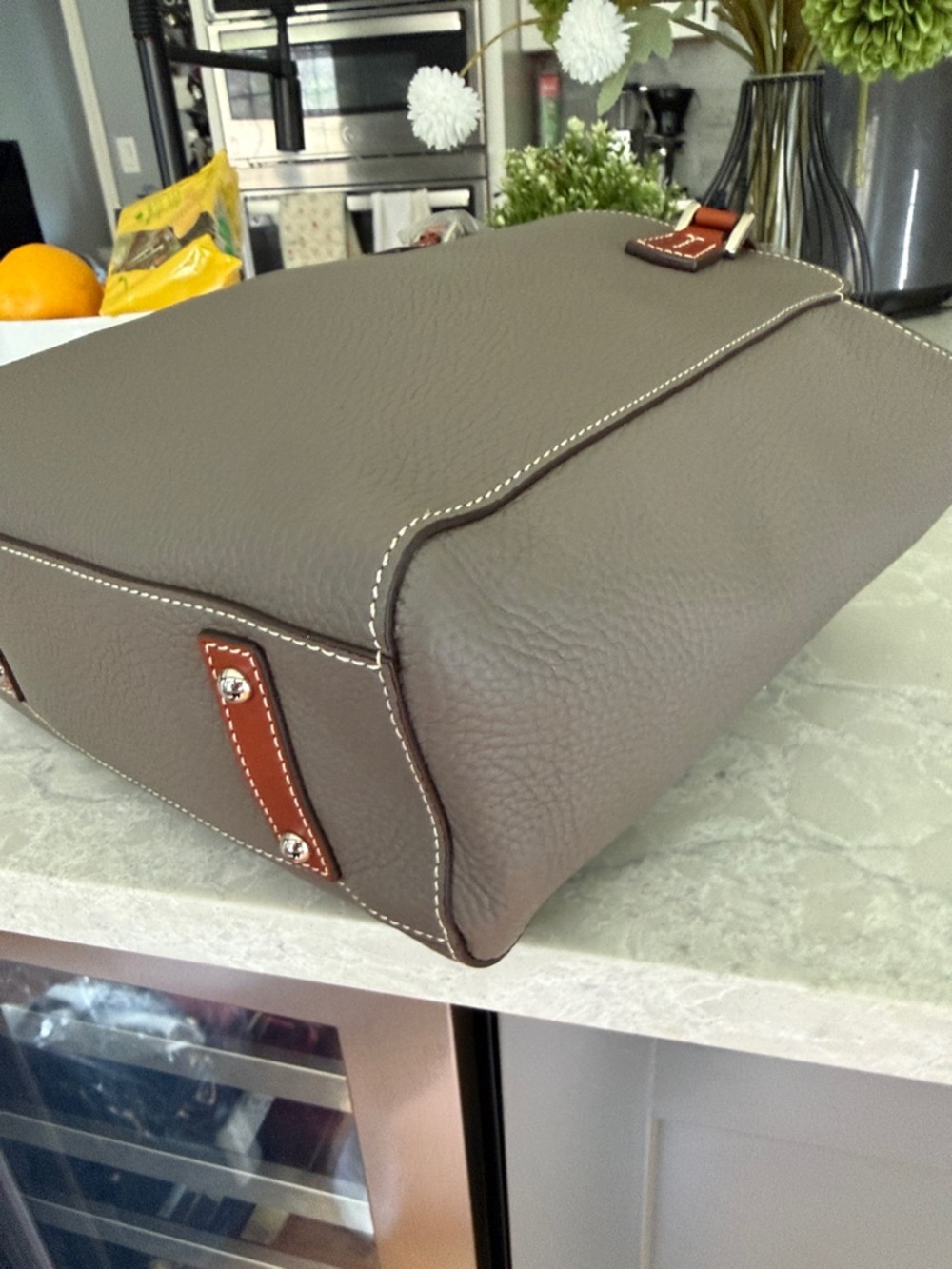 Dooney & Bourke north/south shopper - Picture 4 of 8